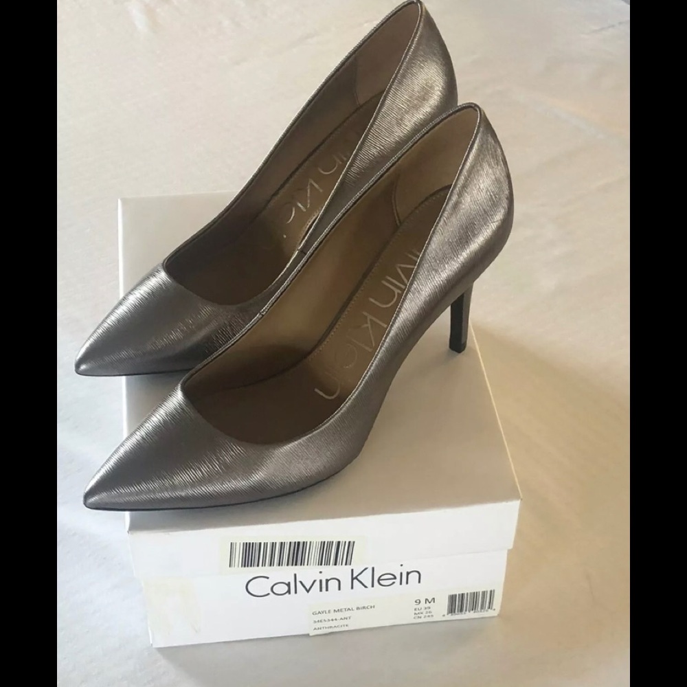 NWB Calvin Klein Gayle Pointed Toe Pump 9M